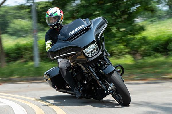 Harley-Davidson Street Glide 117 Review