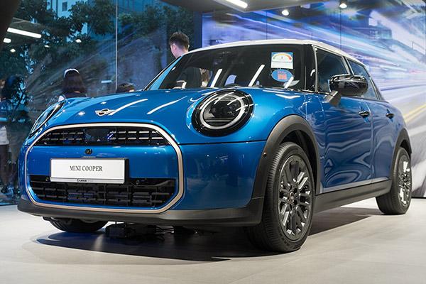 MINI releases Cooper C 5-Door and Aceman for sale locally